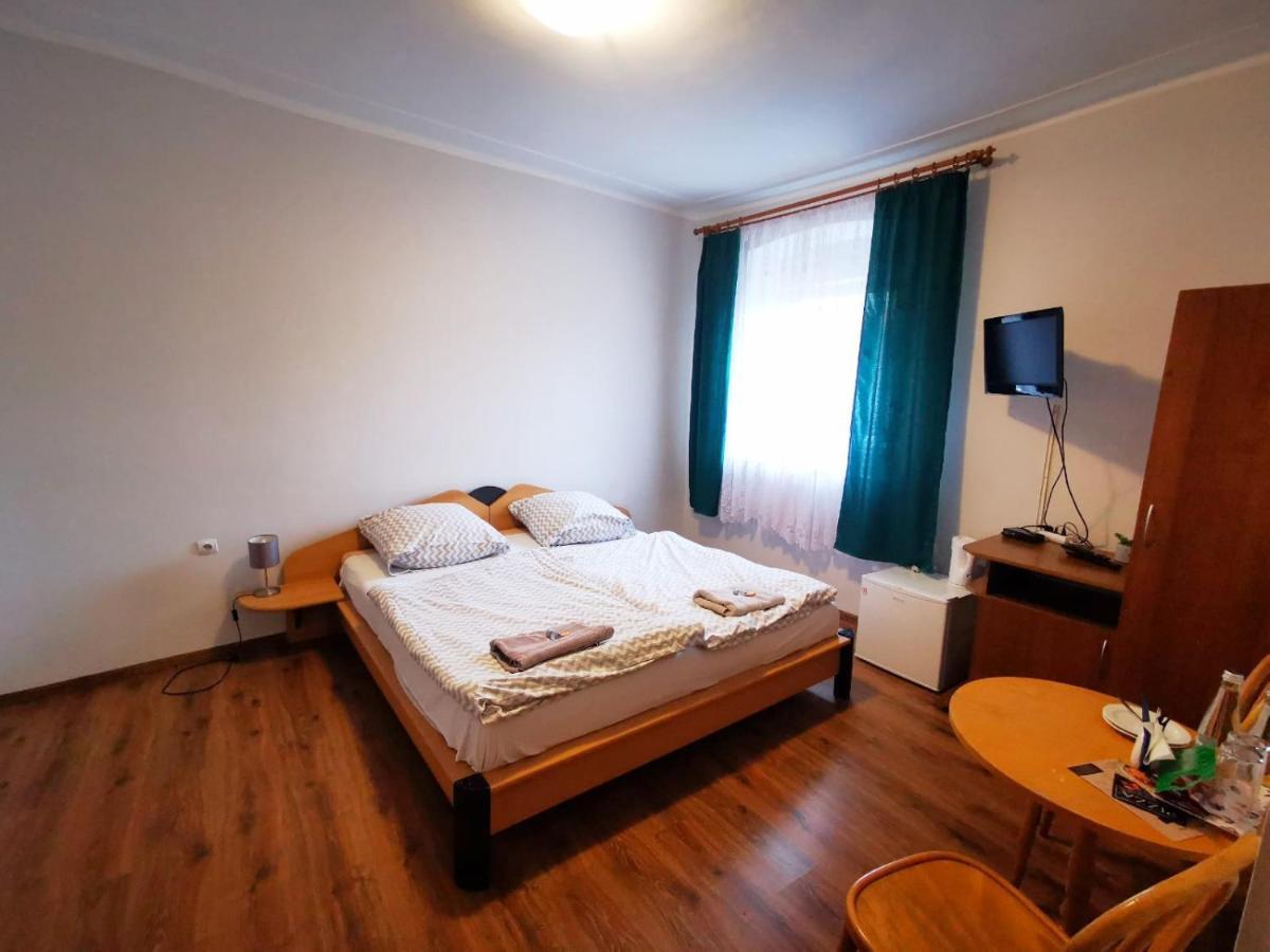 Hotel Stary Ratusz Kostomloty Dış mekan fotoğraf